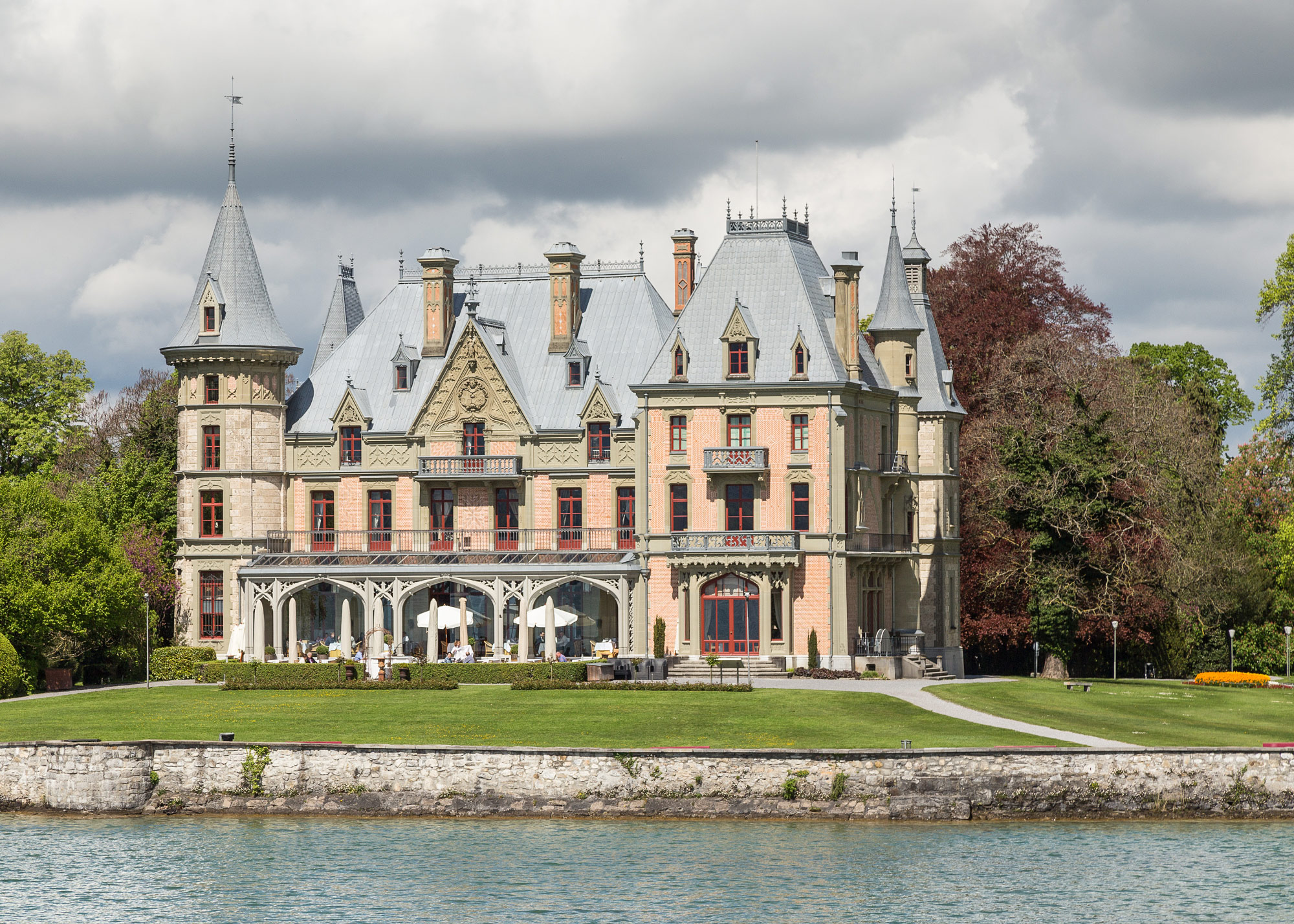 Schloss Schadau, Thun (Photo License: CC-BY-SA-4.0)